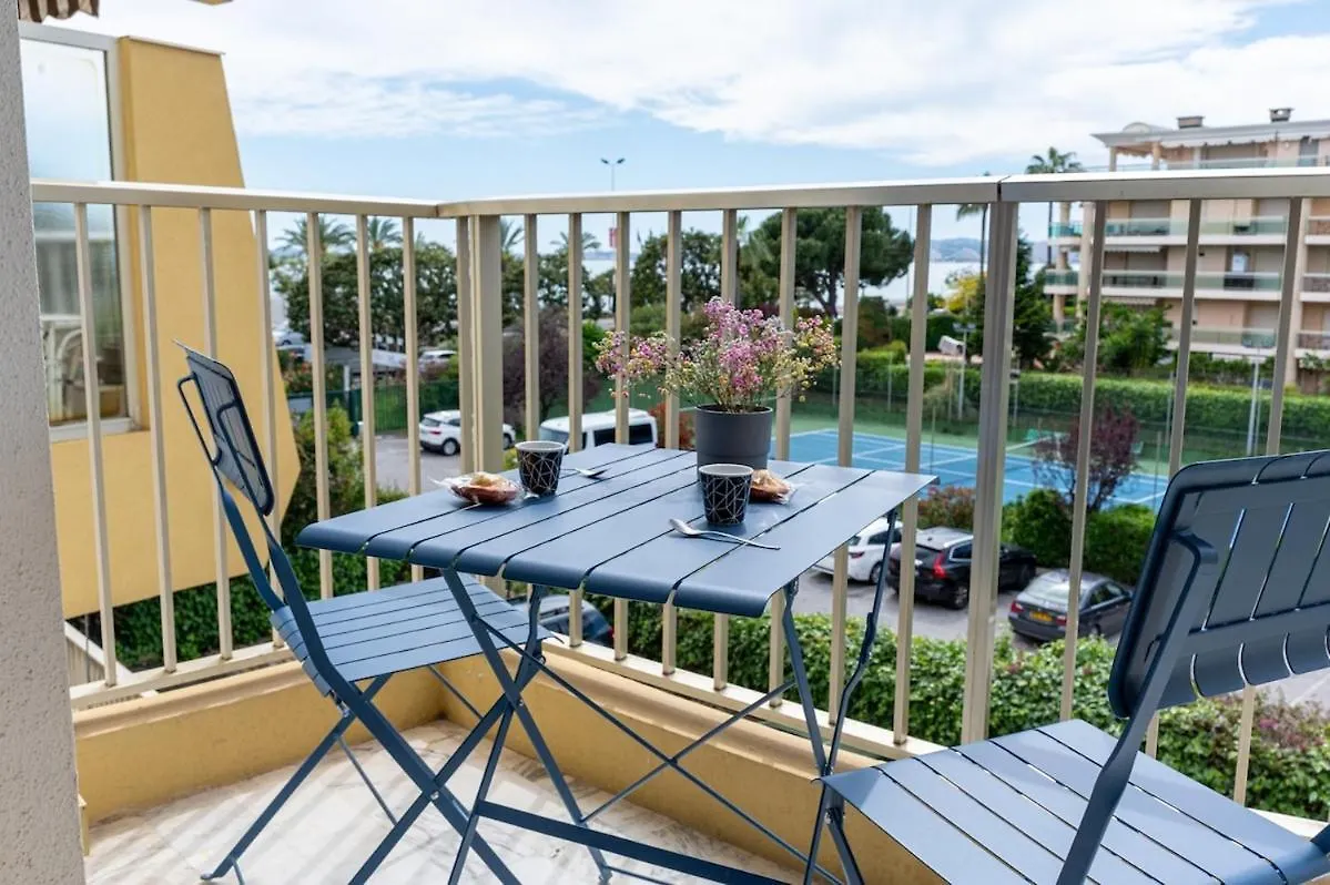 Apartment Cozy Sea View Studio For 2 People Saint-Laurent-du-Var France