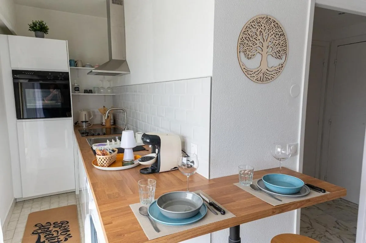 Cozy Sea View Studio For 2 People Saint-Laurent-du-Var