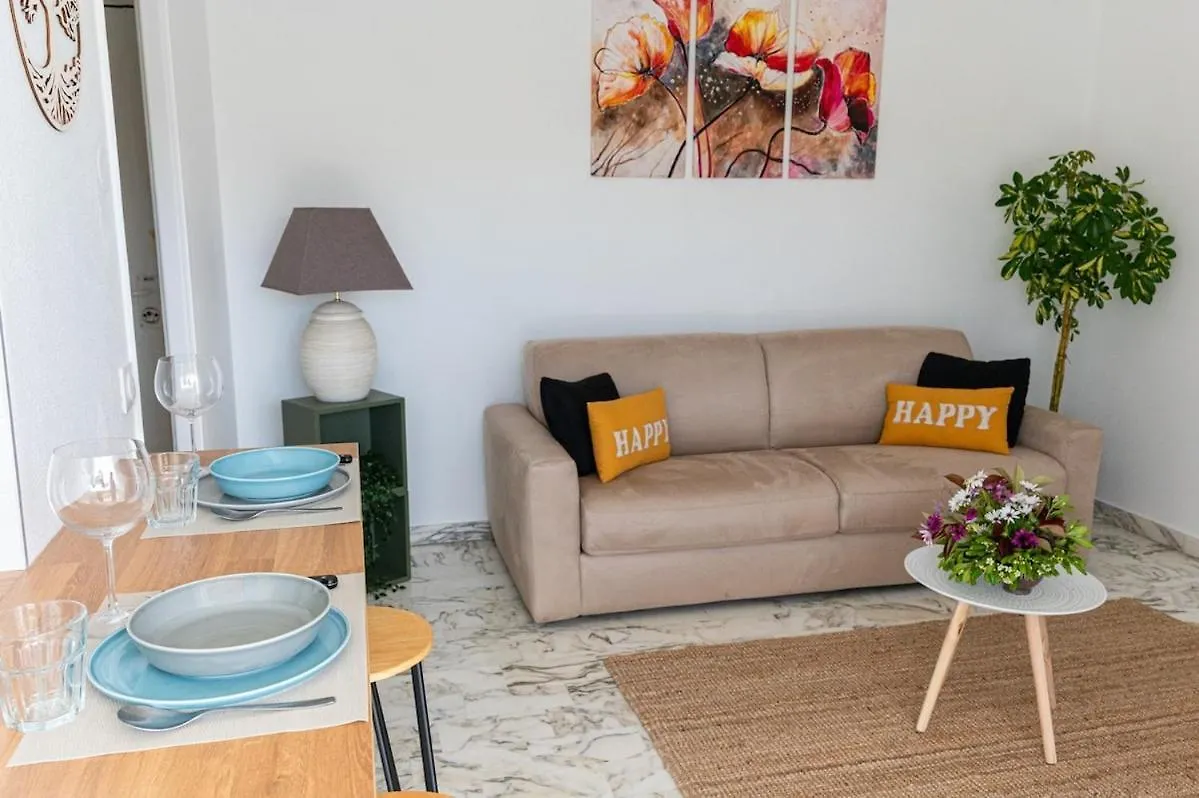 Cozy Sea View Studio For 2 People Saint-Laurent-du-Var France