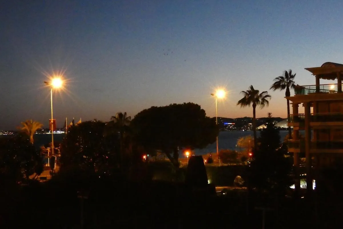 Apartment Cozy Sea View Studio For 2 People Saint-Laurent-du-Var