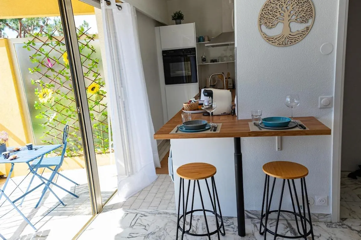 Apartment Cozy Sea View Studio For 2 People Saint-Laurent-du-Var