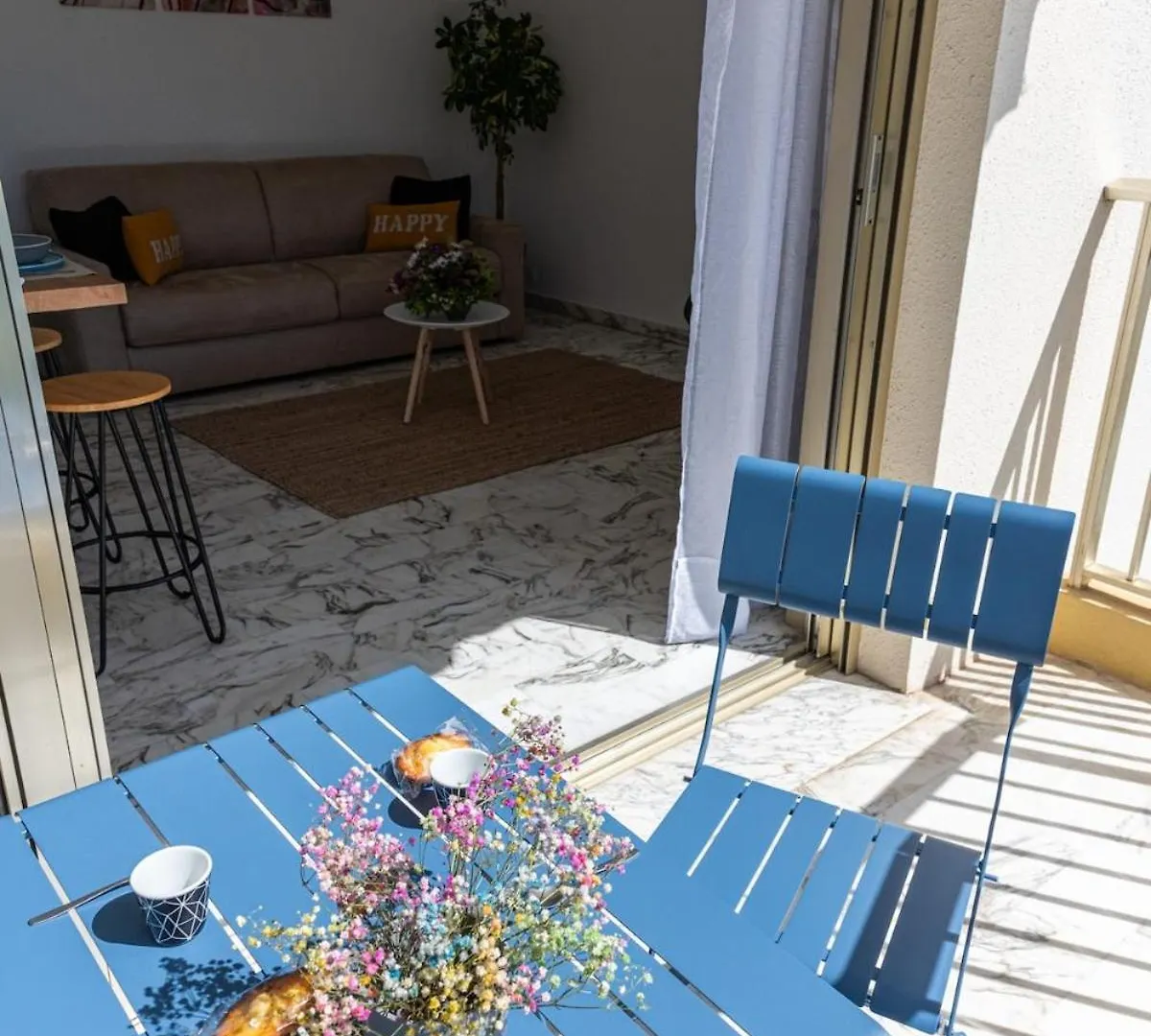 Apartment Cozy Sea View Studio For 2 People Saint-Laurent-du-Var France