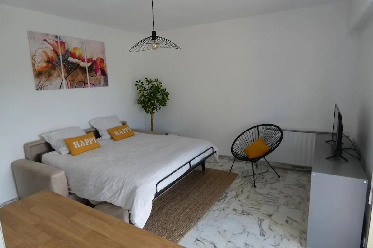 Cozy Sea View Studio For 2 People Saint-Laurent-du-Var France